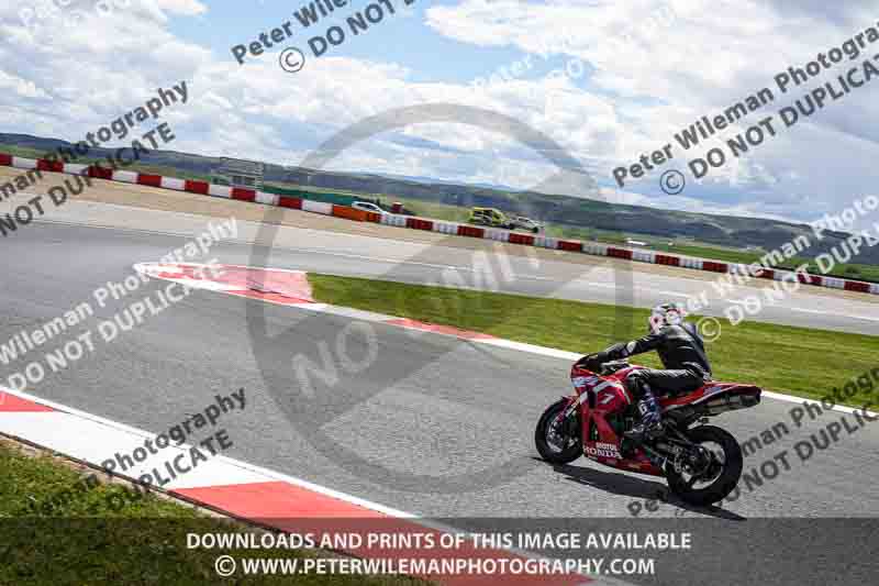 cadwell no limits trackday;cadwell park;cadwell park photographs;cadwell trackday photographs;enduro digital images;event digital images;eventdigitalimages;navarra;no limits trackdays;peter wileman photography;racing digital images;trackday digital images;trackday photos